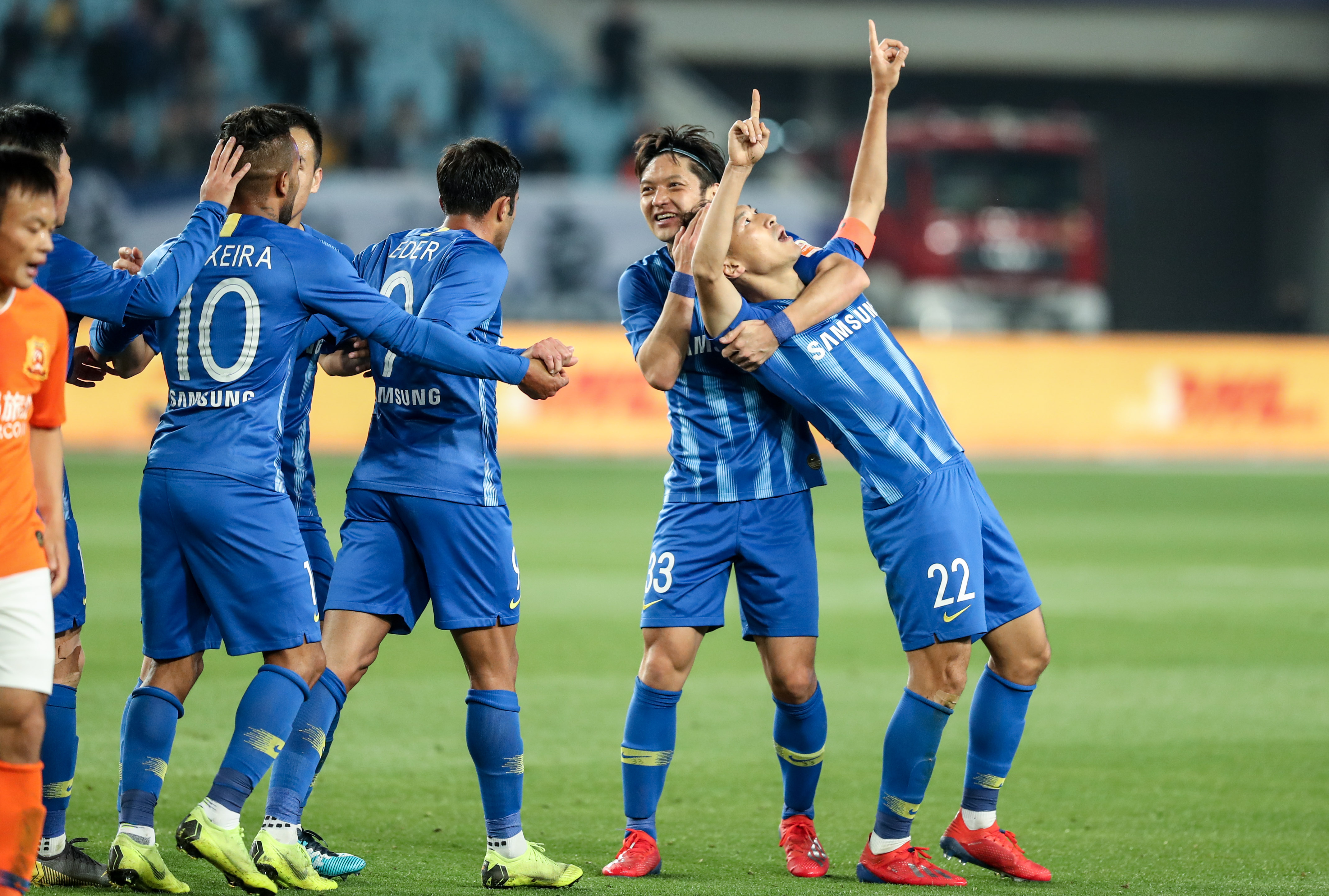 星级侧翼的 星级侧翼的